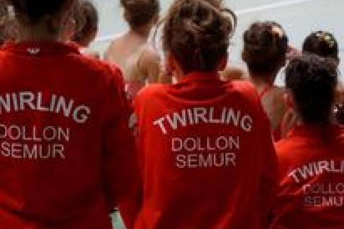 TWIRLING DOLLON SEMUR TDS