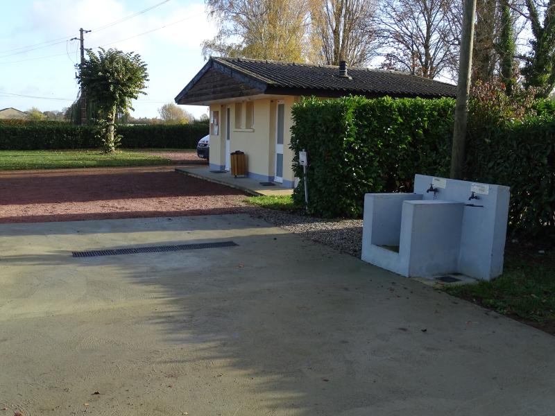Bloc sanitaire et vidange camping-cars